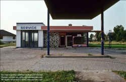 Viennaslide-04280123 Niederösterreich, aufgelassene Tankstelle