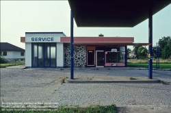 Viennaslide-04280124 Niederösterreich, aufgelassene Tankstelle