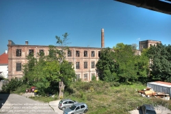 Viennaslide-04300148h 1818 erbauten die Gebrüder Gradner und Anton Girardoni eine Spinnfabrik, die 1819 in Betrieb ging und die sich 1869 im Eigentum von Josef Poschon und Söhne befand.