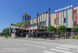 Viennaslide-04310102 Hundertwasser-Autobahnrasthaus Bad Fischau
Friedensreich Hundertwasser 1989-1990
2721 Bad Fischau, Österreich