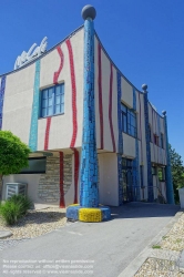 Viennaslide-04310111 Hundertwasser-Autobahnrasthaus Bad Fischau
Friedensreich Hundertwasser 1989-1990
2721 Bad Fischau, Österreich