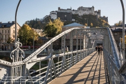 Viennaslide-04510023 Salzburg, Salzach, Mozartsteg, im Hintergrund die Festung Hohensalzburg - Salzburg Mozart Bridge, Hohensalzburg Castle in the Background