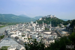 Viennaslide-04510801 Salzburg, Stadtpanorama vom Mönchsberg, im Hintergrund die Festung Hohensalzburg - Salzburg, Panoramic View with Hohensalzburg Castle in the Background