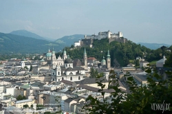 Viennaslide-04510803 Salzburg, Stadtpanorama vom Mönchsberg, im Hintergrund die Festung Hohensalzburg - Salzburg, Panoramic View with Hohensalzburg Castle in the Background