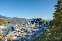 Viennaslide-04510816f Salzburg, Stadtpanorama vom Mönchsberg, im Hintergrund die Festung Hohensalzburg - Salzburg, Panoramic View with Hohensalzburg Castle in the Background