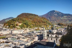 Viennaslide-04510817f Salzburg, Stadtpanorama Richtung Kapuzinerberg, Universitätskirche im Vordergrund - Salzburg, Panoramic View