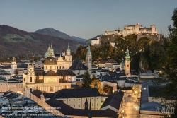 Viennaslide-04510905f Salzburg, Blick vom Mönchsberg auf das Stadtpanorama am Abend, im Hintergrund die Festung Hohensalzburg - Salzburg, Panoramic View from Mönchsberg at Evening Time, Hohensalzburg Castle in the Background