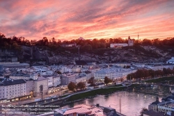 Viennaslide-04510907f Salzburg, Blick vom Kapuzinerberg auf das Stadtpanorama bei Sonnenuntergang - Salzburg, Panoramic View from Kapuzinerberg, Sunset