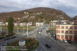 Viennaslide-04518131 Salzburg, Blick vom Landesgericht auf die Karolinenbrücke über die Salzach