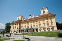 Viennaslide-04711131 Das Schloss Esterházy ist als einstige Fürstenresidenz ein Wahrzeichen der burgenländischen Landeshauptstadt Eisenstadt. Es ist im Besitz der Familie Esterházy.