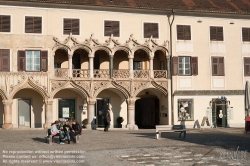 Viennaslide-04832511 Das Kornmesserhaus in Bruck an der Mur gilt als einer der schönsten gotischen Profanbauten Österreichs. Es entstand in den Jahren 1499 bis 1505 für den Hammerherrn Pankraz Kornmeß und ist in seiner Gestaltung von venezianischen Palästen der damaligen Zeit beeinflusst, wie sich beispielsweise an der reich verzierten offenen Arkadenfassade sehen lässt.