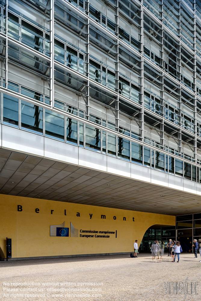 Viennaslide 05817103f jpg