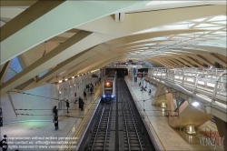 Viennaslide-05451979 Spanien, Valencia, U-Bahn-Station Alameda von Santiago Calatrava, 1995, Bahnsteigebene // Spain, Valencia, Metro Station Alameda by Santiago Calatrava, 1995, Platform Level