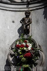 Viennaslide-05811302 Der Manneken Pis (brabantisch für „wasserlassendes Männlein“), auch le Petit Julien genannt, ist eine Brunnenfigur eines urinierenden Knaben. Sie ist eines der Wahrzeichen der belgischen Hauptstadt Brüssel.