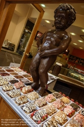 Viennaslide-05811311 Brüssel, Manneken Pis aus Schokolade - Brussels, Manneken Pis made of Chocolate(Bruxelles, Brussel)