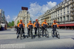 Viennaslide-05812121 Brüssel, Bruxelles, Place de Brouckere, Fahrradpolizei - Brussels, Place de Brouckere, Police on Bicycles