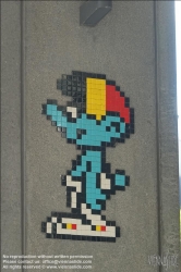 Viennaslide-05812328 Brüssel, Wandmosaik von Invader, Schlumpf // Brussels, Mosaic by Invader, Smurf