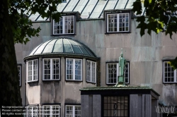 Viennaslide-05816126 Das Palais Stoclet ist eine von 1905 bis 1911 im Stil der Wiener Secession erbaute Villa in Woluwe-Saint-Pierre in der Region Brüssel-Hauptstadt. Architekt war Josef Hoffmann; von Gustav Klimt stammt der Stoclet-Fries.