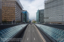 Viennaslide-05817110 Brüssel, EU-Viertel, Rue du Loi, links EU-Ratsgebäude, rechts Berlaymont - Brussels, European Quarter, Rue du Loi, European Council (left), Berlaymont (right)