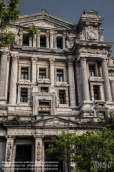 Viennaslide-05817713 Der Justizpalast von Brüssel (französisch Palais de Justice de Bruxelles, niederländisch Justitiepaleis van Brussel) ist das bedeutendste Gerichtsgebäude Belgiens. Es wurde zwischen 1866 und 1883 nach Plänen des Architekten Joseph Poelaert im Stil des Eklektizismus in der belgischen Hauptstadt Brüssel errichtet und war der größte Justizpalast des 19. Jahrhunderts.