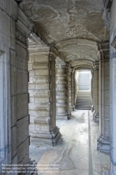 Viennaslide-05817721 Der Justizpalast von Brüssel (französisch Palais de Justice de Bruxelles, niederländisch Justitiepaleis van Brussel) ist das bedeutendste Gerichtsgebäude Belgiens. Es wurde zwischen 1866 und 1883 nach Plänen des Architekten Joseph Poelaert im Stil des Eklektizismus in der belgischen Hauptstadt Brüssel errichtet und war der größte Justizpalast des 19. Jahrhunderts.