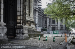 Viennaslide-05817728 Der Justizpalast von Brüssel (französisch Palais de Justice de Bruxelles, niederländisch Justitiepaleis van Brussel) ist das bedeutendste Gerichtsgebäude Belgiens. Es wurde zwischen 1866 und 1883 nach Plänen des Architekten Joseph Poelaert im Stil des Eklektizismus in der belgischen Hauptstadt Brüssel errichtet und war der größte Justizpalast des 19. Jahrhunderts.