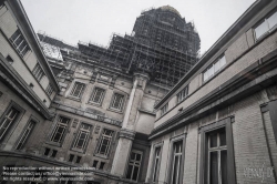 Viennaslide-05817731 Der Justizpalast von Brüssel (französisch Palais de Justice de Bruxelles, niederländisch Justitiepaleis van Brussel) ist das bedeutendste Gerichtsgebäude Belgiens. Es wurde zwischen 1866 und 1883 nach Plänen des Architekten Joseph Poelaert im Stil des Eklektizismus in der belgischen Hauptstadt Brüssel errichtet und war der größte Justizpalast des 19. Jahrhunderts.