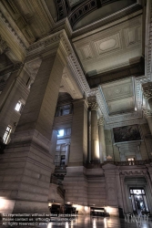 Viennaslide-05817754 Der Justizpalast von Brüssel (französisch Palais de Justice de Bruxelles, niederländisch Justitiepaleis van Brussel) ist das bedeutendste Gerichtsgebäude Belgiens. Es wurde zwischen 1866 und 1883 nach Plänen des Architekten Joseph Poelaert im Stil des Eklektizismus in der belgischen Hauptstadt Brüssel errichtet und war der größte Justizpalast des 19. Jahrhunderts.