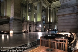 Viennaslide-05817757 Der Justizpalast von Brüssel (französisch Palais de Justice de Bruxelles, niederländisch Justitiepaleis van Brussel) ist das bedeutendste Gerichtsgebäude Belgiens. Es wurde zwischen 1866 und 1883 nach Plänen des Architekten Joseph Poelaert im Stil des Eklektizismus in der belgischen Hauptstadt Brüssel errichtet und war der größte Justizpalast des 19. Jahrhunderts.