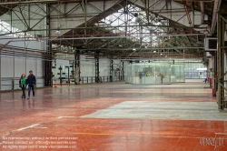 Viennaslide-05818414 Brüssel, Garage Citroen, Centre Georges Pompidou Kanal, provisorische Öffnung der Hallen zwischen2018 und Sommer 2019 vor dem Umbau zum multifunktionalen Kulturzentrum (geplant bis 2022)