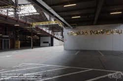 Viennaslide-05818423 Brüssel, Garage Citroen, Centre Georges Pompidou Kanal, provisorische Öffnung der Hallen zwischen2018 und Sommer 2019 vor dem Umbau zum multifunktionalen Kulturzentrum (geplant bis 2022)