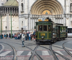 Viennaslide-05819720 Brüssel, Tramwayparade '150 Jahre Tramway in Brüssel' am 1. Mai 2019, Kirche Sainte-Marie im Hintergrund - Brussels, Parade '150 Years Tramway', May 1st, 2019 with Church St Mary in the Background