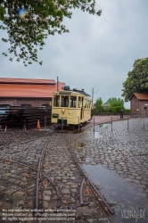 Viennaslide-05819962 Am 8. September 1887 wurde die mehrgleisige Nachbarschaftsbahnstrecke Schepdaal - Brüssel Ninoofsepoort in Betrieb genommen. Das Depot der Linie befindet sich in Schepdaal . Dieses Depot wurde ab dem 5. Mai 1962 als Nationalmuseum für die Nachbarschaftsbahnen genutzt. Bis 1968 diente das Depot noch als Straßenbahndepot für die Strecke Brüssel - Ninove (Linie Ni). Diese Straßenbahnlinie wurde am 21. Februar 1970 eingestellt.
1993 wurde das gesamte Gelände (Bahnhofsgebäude und Schuppen) geschützt. Das Museum wurde von Freiwilligen verwaltet und 1999 wegen Renovierungsarbeiten geschlossen. Zehn Jahre später, am 1. Juli 2009, wurde das Museum von der gemeinnützigen Organisation 