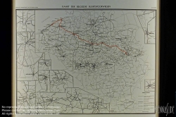 Viennaslide-05819968 Am 8. September 1887 wurde die mehrgleisige Nachbarschaftsbahnstrecke Schepdaal - Brüssel Ninoofsepoort in Betrieb genommen. Das Depot der Linie befindet sich in Schepdaal . Dieses Depot wurde ab dem 5. Mai 1962 als Nationalmuseum für die Nachbarschaftsbahnen genutzt. Bis 1968 diente das Depot noch als Straßenbahndepot für die Strecke Brüssel - Ninove (Linie Ni). Diese Straßenbahnlinie wurde am 21. Februar 1970 eingestellt.
1993 wurde das gesamte Gelände (Bahnhofsgebäude und Schuppen) geschützt. Das Museum wurde von Freiwilligen verwaltet und 1999 wegen Renovierungsarbeiten geschlossen. Zehn Jahre später, am 1. Juli 2009, wurde das Museum von der gemeinnützigen Organisation 