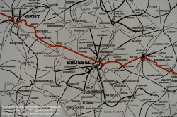 Viennaslide-05819969 Am 8. September 1887 wurde die mehrgleisige Nachbarschaftsbahnstrecke Schepdaal - Brüssel Ninoofsepoort in Betrieb genommen. Das Depot der Linie befindet sich in Schepdaal . Dieses Depot wurde ab dem 5. Mai 1962 als Nationalmuseum für die Nachbarschaftsbahnen genutzt. Bis 1968 diente das Depot noch als Straßenbahndepot für die Strecke Brüssel - Ninove (Linie Ni). Diese Straßenbahnlinie wurde am 21. Februar 1970 eingestellt.1993 wurde das gesamte Gelände (Bahnhofsgebäude und Schuppen) geschützt. Das Museum wurde von Freiwilligen verwaltet und 1999 wegen Renovierungsarbeiten geschlossen. Zehn Jahre später, am 1. Juli 2009, wurde das Museum von der gemeinnützigen Organisation 