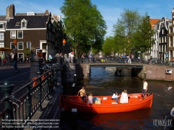 Viennaslide-05913001 Koninginnedag (deutsch Königinnentag) ist Nationalfeiertag in den Niederlanden, der jährlich am 30. April gefeiert wird. An diesem Tag feiern die Niederländer den Geburtstag ihrer Königin.