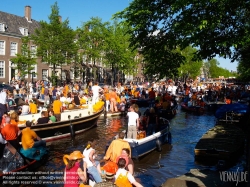 Viennaslide-05913025 Koninginnedag (deutsch Königinnentag) ist Nationalfeiertag in den Niederlanden, der jährlich am 30. April gefeiert wird. An diesem Tag feiern die Niederländer den Geburtstag ihrer Königin.