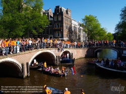 Viennaslide-05913029 Koninginnedag (deutsch Königinnentag) ist Nationalfeiertag in den Niederlanden, der jährlich am 30. April gefeiert wird. An diesem Tag feiern die Niederländer den Geburtstag ihrer Königin.