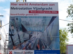 Viennaslide-05925200 Amsterdam, Metro 52, Noord/Zuidlijn, Station Vijzelgracht, Die Linie wurde am 22. Juli 2018 nach langen Verzögerungen für Reisende in Betrieb genommen