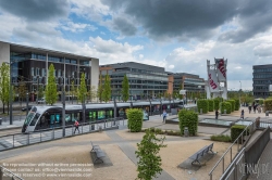 Viennaslide-05999137 Die Stater Tram (dt.: Städtische Straßenbahn) ist die Straßenbahn der luxemburgischen Hauptstadt Luxemburg, die am 10. Dezember 2017 eröffnet wurde. Die Straßenbahnlinie setzt Fahrzeuge des spanischen Unternehmens CAF (Construcciones y auxiliar de ferrocarriles), Urbos 3, ein.