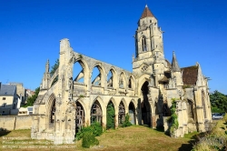 Viennaslide-05215117 Die Kirche Saint-Étienne-le-Vieux (Alte Stephanskirche) ist eine ehemalige römisch-katholische Kirche, die heute teilweise zerstört ist und sich in der Altstadt von Caen, Calvados, Frankreich, befindet.
