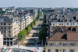 Viennaslide-05215944 Die Straßenbahn Caen (frz. Tramway de Caen) ist das Straßenbahnsystem der französischen Stadt Caen. Die Inbetriebnahme der ersten Linien erfolgte am 27. Juli 2019. Alle Linien nutzen in der Innenstadt von Caen einen gemeinsamen Streckenabschnitt.