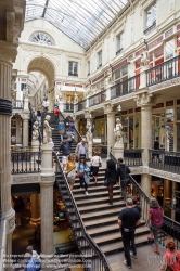 Viennaslide-05221212 Die Passage Pommeraye ist eine historische Einkaufspassage im Zentrum von Nantes, benannt nach seinem Erbauer Louis Pommeraye. Der Bau begann Ende 1840 und wurde am 4. Juli 1843 abgeschlossen.