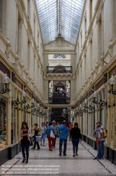 Viennaslide-05221215 Die Passage Pommeraye ist eine historische Einkaufspassage im Zentrum von Nantes, benannt nach seinem Erbauer Louis Pommeraye. Der Bau begann Ende 1840 und wurde am 4. Juli 1843 abgeschlossen.
