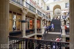 Viennaslide-05221222 Die Passage Pommeraye ist eine historische Einkaufspassage im Zentrum von Nantes, benannt nach seinem Erbauer Louis Pommeraye. Der Bau begann Ende 1840 und wurde am 4. Juli 1843 abgeschlossen.