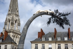 Viennaslide-05221454 Nantes, Place Royale, Laurent Pernod, 'La terre ou les arbres revent'