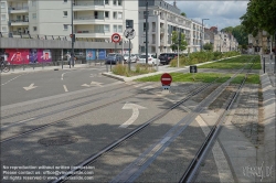 Viennaslide-05222824 Angers, moderne Straßenbahn, Durchfahrt Institut de Biologie en Santé, CHU Angers - Angers, modern Tramway, Passage Institut de Biologie en Santé, CHU Angers