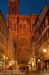 Viennaslide-05241031 Das Liebfrauenmünster zu Straßburg ist ein römisch-katholisches Gotteshaus und gehört zu den bedeutendsten Kathedralen der europäischen Architekturgeschichte sowie zu den größten Sandsteinbauten der Welt. Wie die Stadt Straßburg allgemein verbindet auch das Liebfrauen-Münster deutsche und französische Kultureinflüsse.