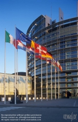 Viennaslide-05241508 Das Europäische Parlament (inoffiziell auch Europaparlament oder EU-Parlament; kurz EP) mit offiziellem Sitz in Straßburg ist das Parlament der Europäischen Union. Das Europäische Parlament wurde von der Architektengruppe 'Architecture Studio' aus Paris geplant.