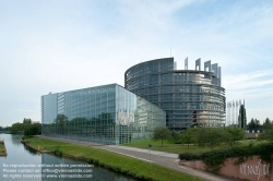 Viennaslide-05241516 Das Europäische Parlament (inoffiziell auch Europaparlament oder EU-Parlament; kurz EP) mit offiziellem Sitz in Straßburg ist das Parlament der Europäischen Union. Das Europäische Parlament wurde von der Architektengruppe 'Architecture Studio' aus Paris geplant.